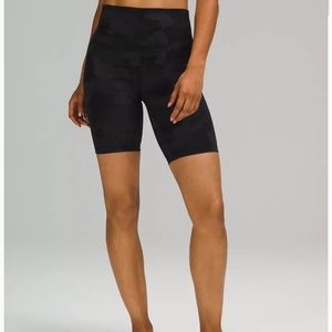 Lot of 4 Lululemon Align shorts 8 inches.